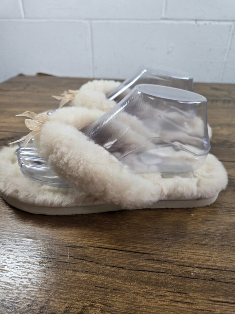 UGG Fluff Flip Flop Cream Sheepskin Shearling Thong Slippers Sandals Women’s 9 - Picture 4 of 8